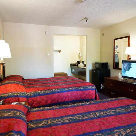 Ambassador Inn Фресно Экстерьер фото