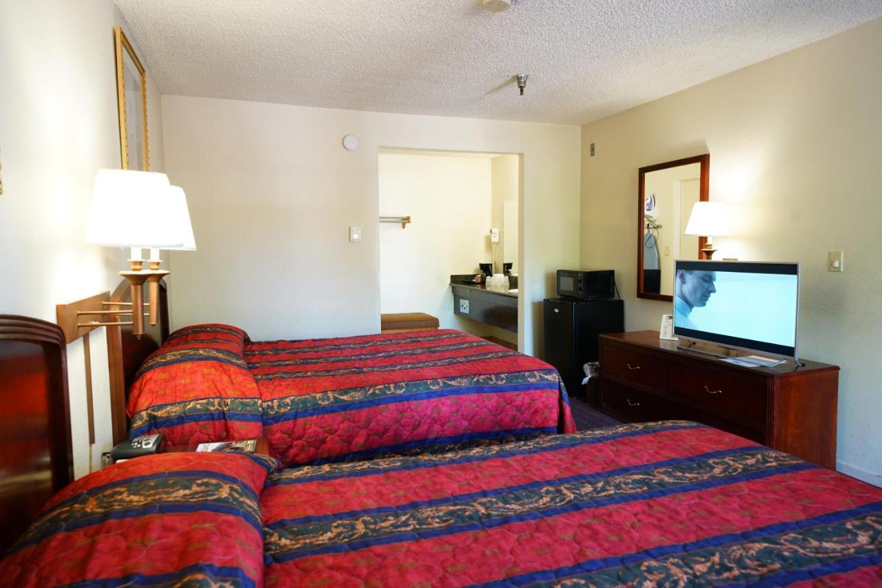 Ambassador Inn Фресно Экстерьер фото